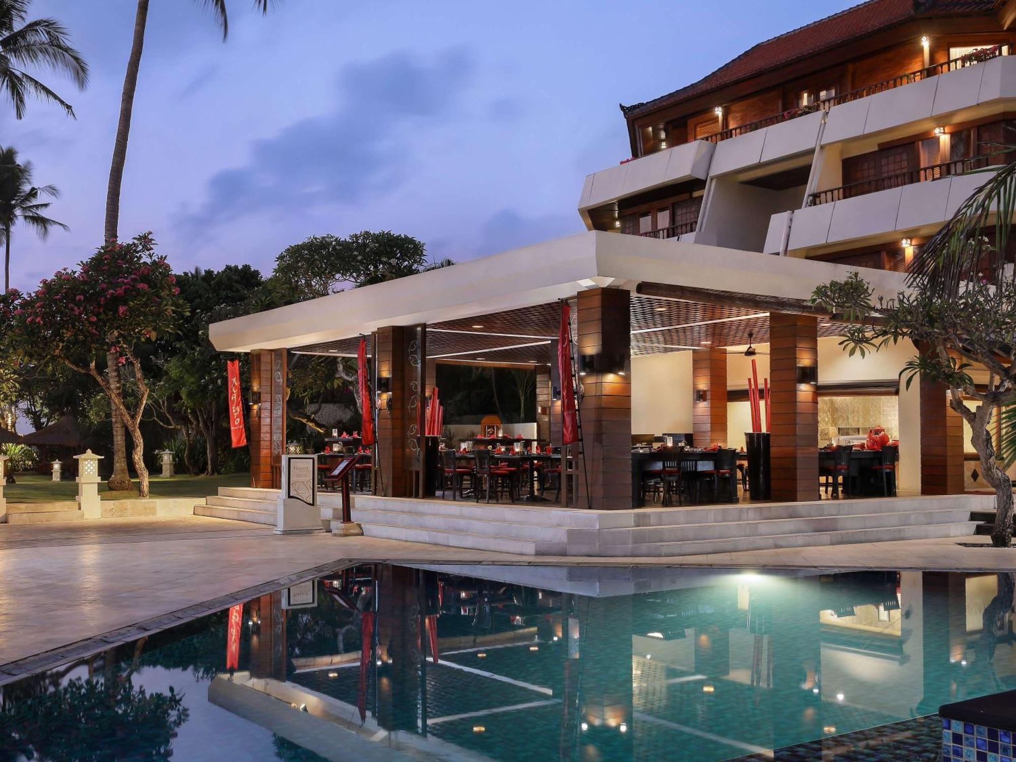 누사두아 비치 호텔 앤드 스파, 발리 외부 사진 The hotel's pool